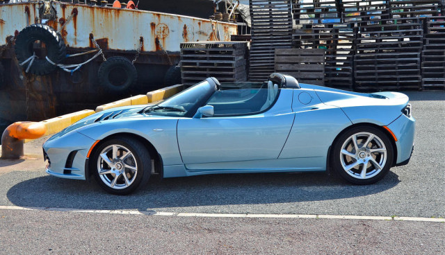 Tesla Roadster Seite