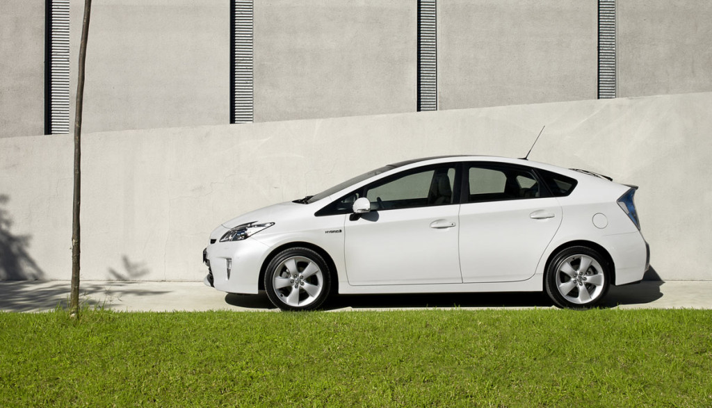 Toyota-Prius-Hybrid-2012-Seite