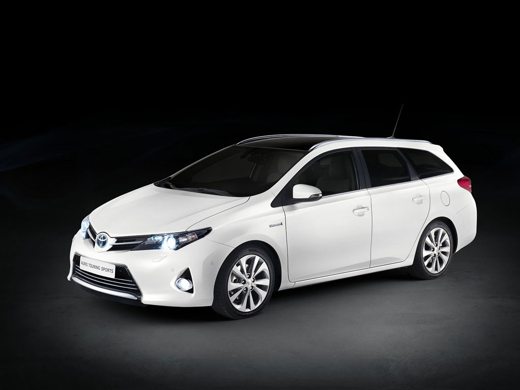 Toyota Auris Touring Sports Front