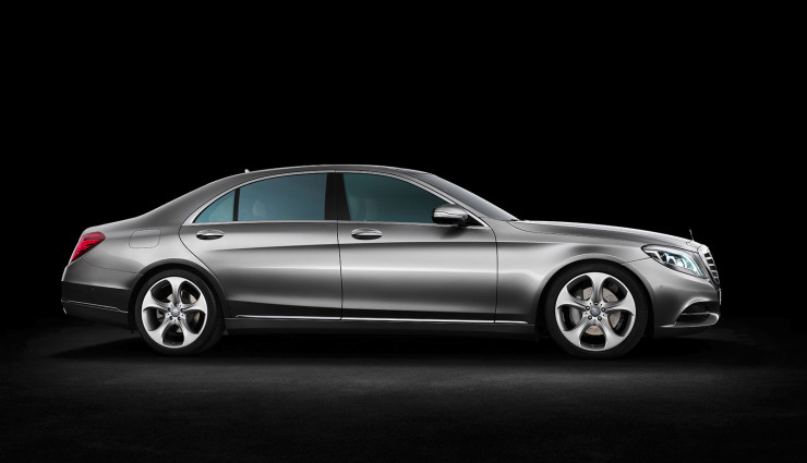 Neue Mercedes S-Klasse Diesel- und Benzin-Hybrid 2013 Seitenansicht