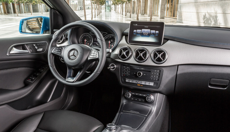 Mercedes-B-Klasse-Electric-Drive-2014-Innen