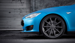 Tesla Model S Matt-Blau-Metallic von Vossen Wheels Felgen