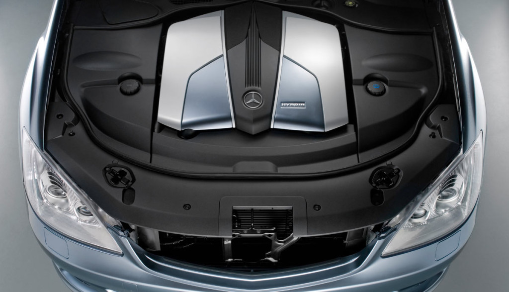 Mercedes-S-300-BlueTEC-Hybrid-2014-Motor