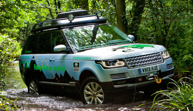 Range-Rover-Hybrid-2013-Gelaende
