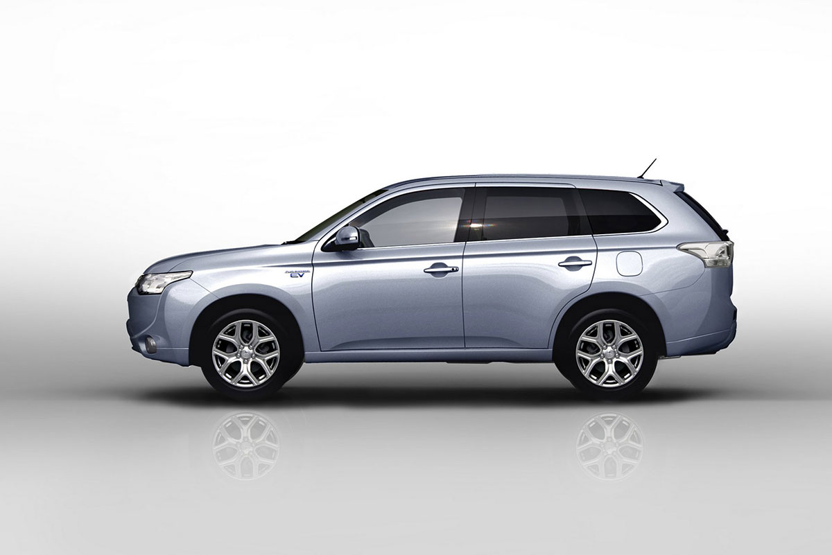 Outlander phev 2013