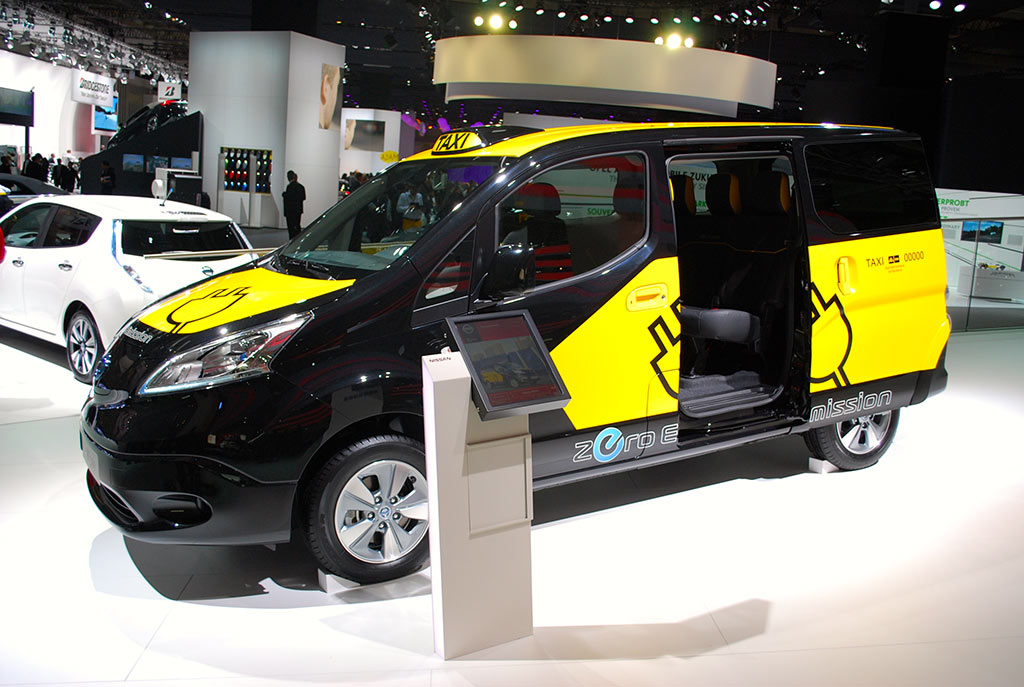 Nissan-Elektro-Taxi-2