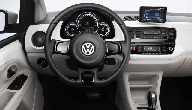 VW-e-up!-car-net-Innen1