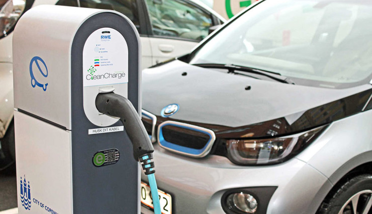 BMW Elektroauto Ladestationen 740x425