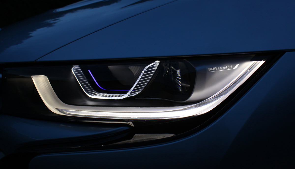 BMW-i8-Laserlicht-Scheinwerfer