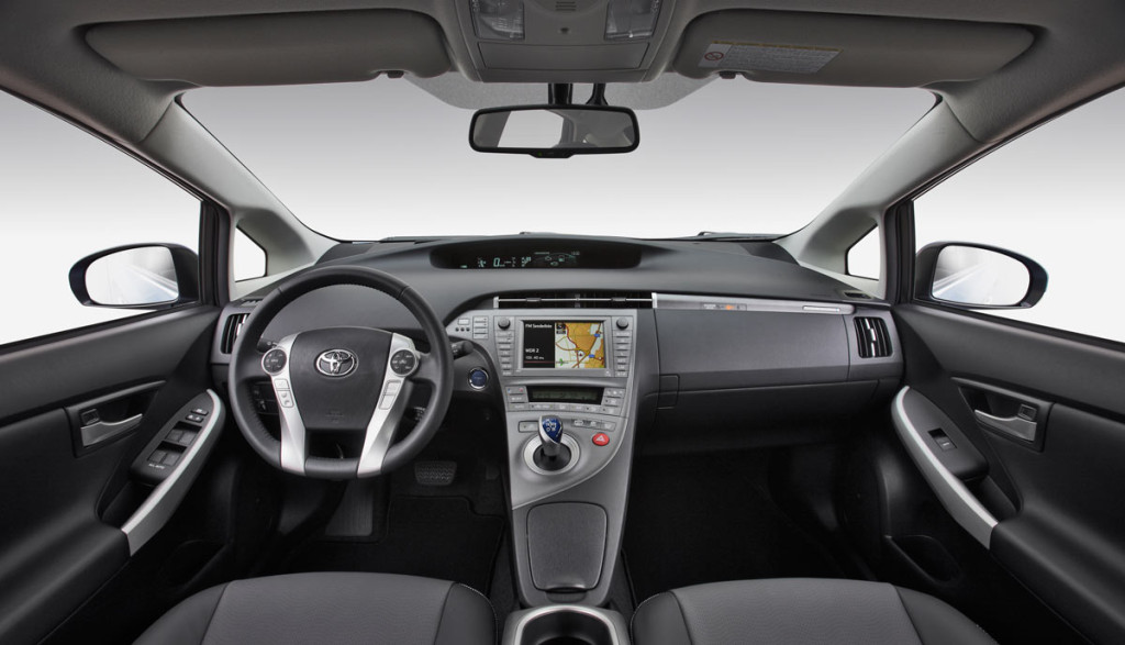 Toyota-Prius-Plug-in-Hybrid-Innenraum