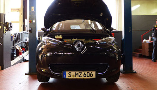 Elektroauto-Renault-ZOE-Inspektion