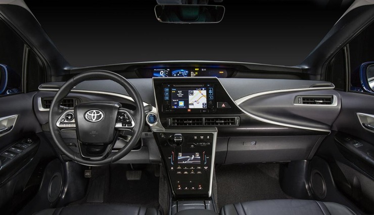 2016_Toyota_Fuel_Cell_Vehicle_006