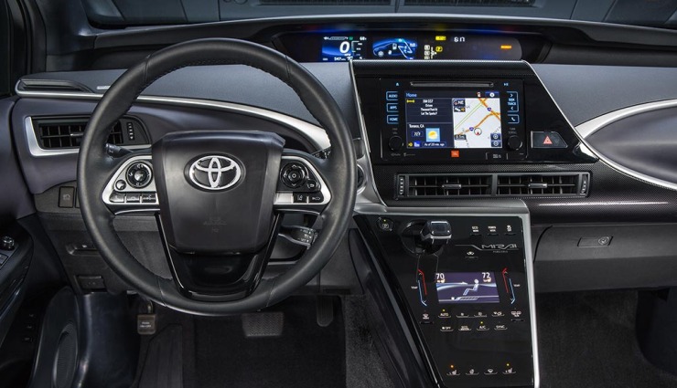 2016_Toyota_Fuel_Cell_Vehicle_011