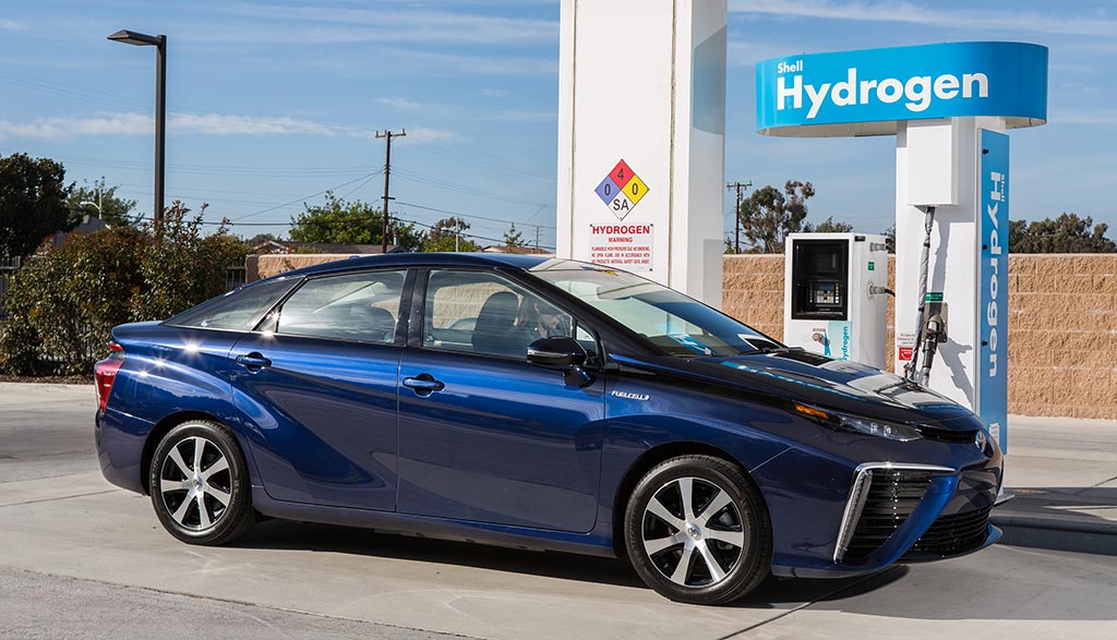 2016_Toyota_Fuel_Cell_Vehicle_014