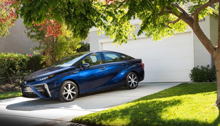 2016_Toyota_Fuel_Cell_Vehicle_019