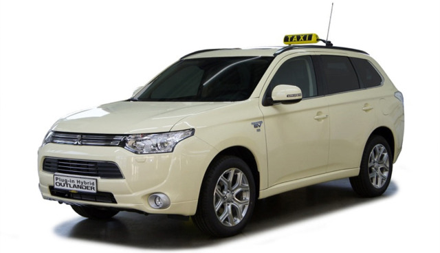 Mitsubishi-Plug-in-Hybrid-Outlander-Taxi-Mietwagen
