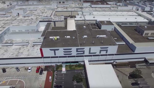 Tesla-Fabrik-Video-Fremont