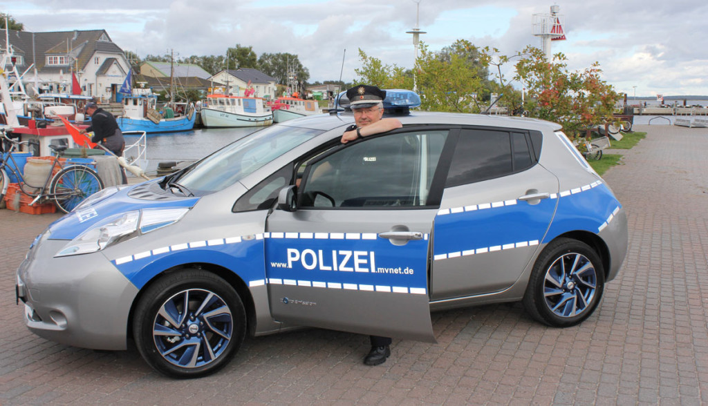 Polizei-Elektroauto-Nissan-LEAF2