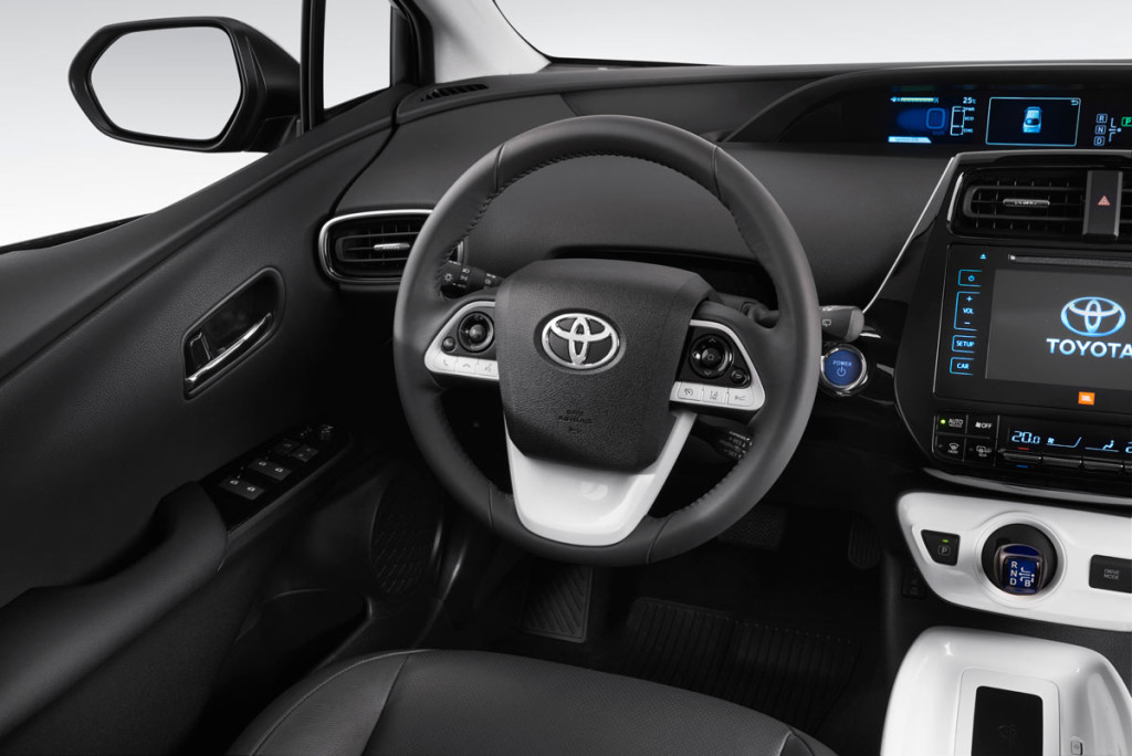 Toyota-Prius-2016—2