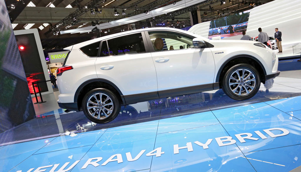 Toyota-RAV4-Hybrid4