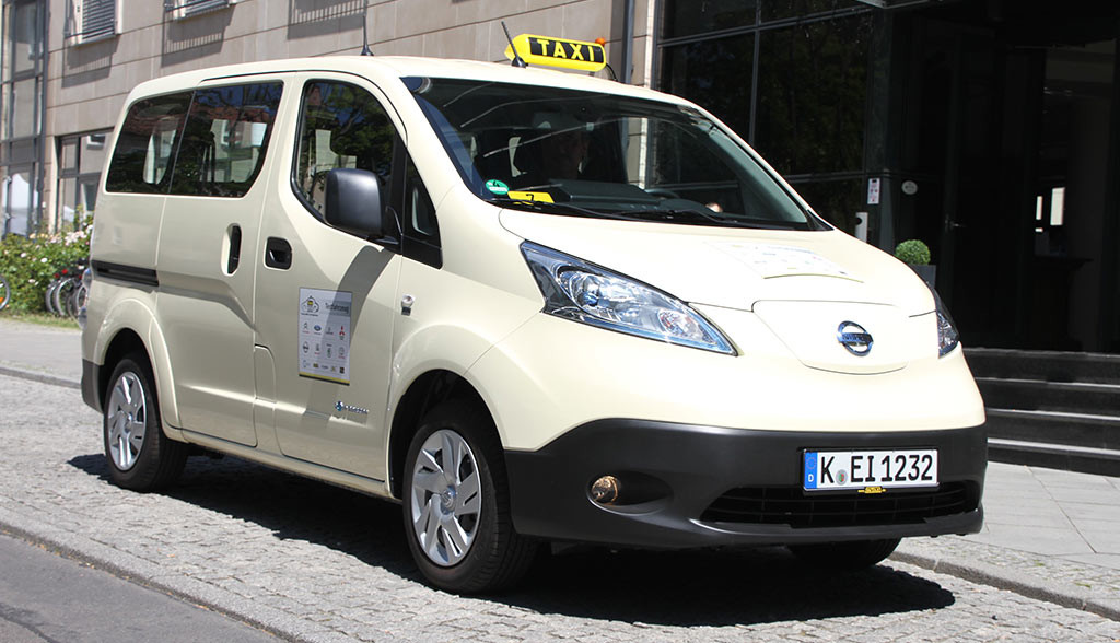 Nissan-e-NV200-Elektroauto-Taxi