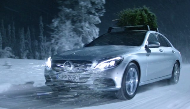 So wuenscht Mercedes-Benz Frohes Fest – mit Plug-in-Hybrid