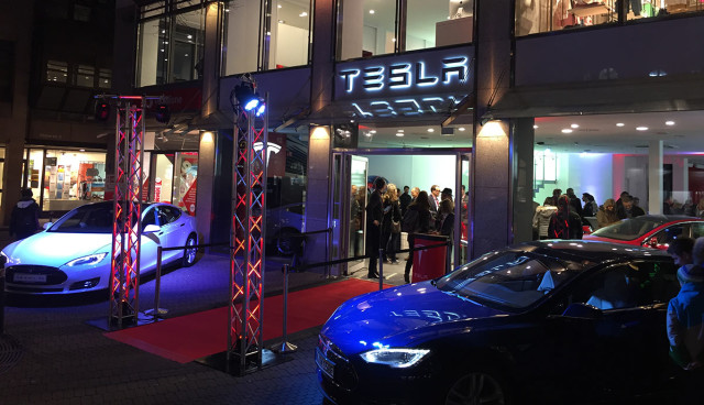 Tesla-Store-Nuernberg-Elektroauto