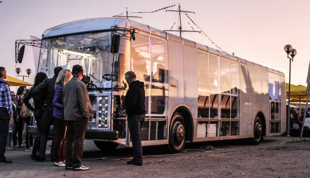 Dancer-Bus–Elektrisch-und-transparent-in-die-Zukunft