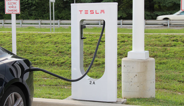 Tesla-Model-3-Supercharging-kostenlos