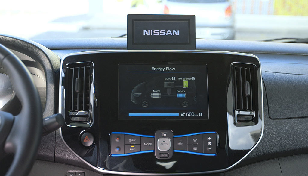 Nissan-Nutzfahrzeug-mit-Bioethanol-Brennstoffzellen9