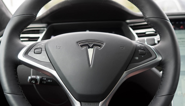 Tesla-Autopilot-Abwurf