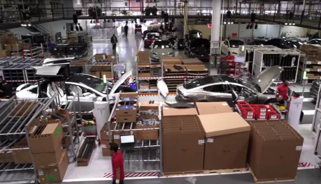 Tesla-Fremont-Fabrik-Video