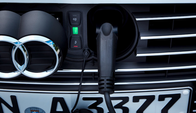 Audi-Elektroauto-Zellfertigung-Batterie