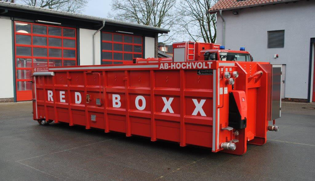 Elektroauto-Loesch-Container-Red-Boxx—1