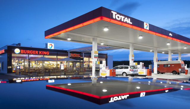 Total-Tankstelle-Elektroauto-Ladestation