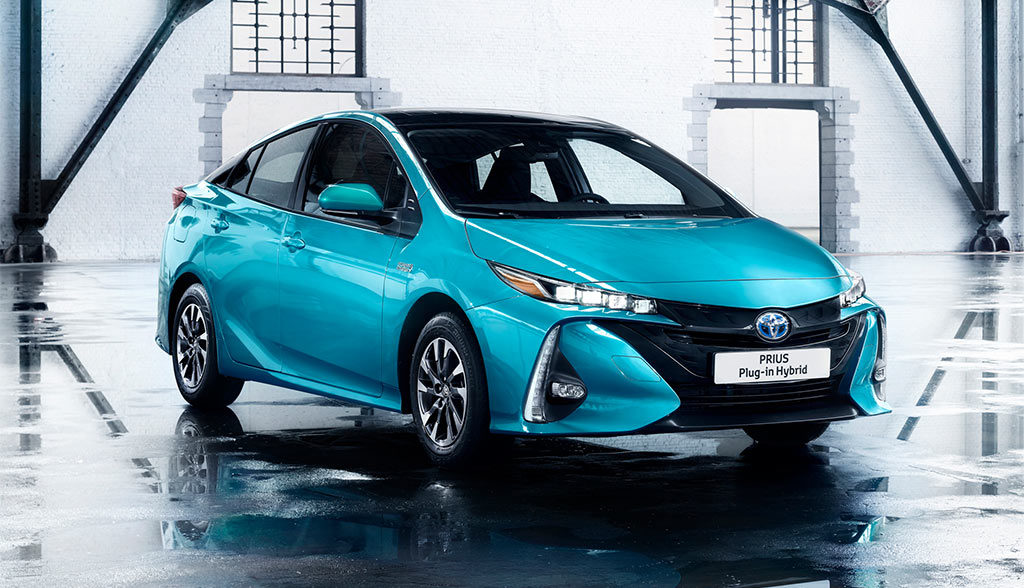 Toyota-Prius-Plug-in-Hybrid-2017—12