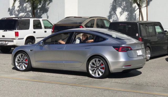 Tesla-Model-3-Bild