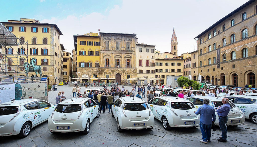 Nissan-LEAF-Florenz-Elektroauto-Taxi