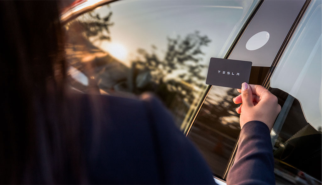 Smartphone oder Schlüsselkarte: So wird Teslas Model 3 geöffnet