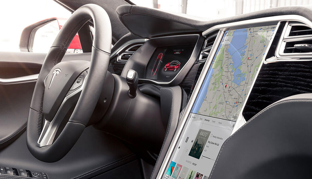 Tesla-Touchscreen-Display-Design