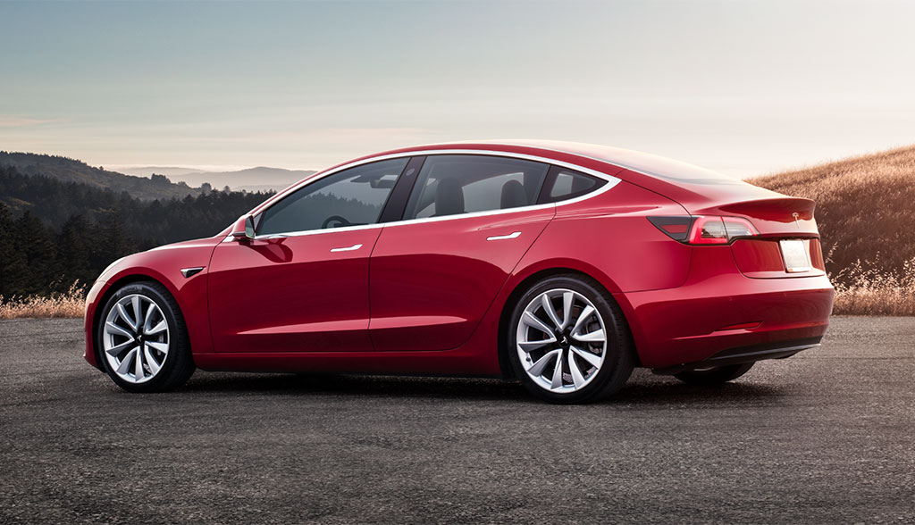 Tesla korrigiert Zeitplan für Model-3-Produktion 
