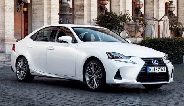 Lexus-IS-300h-2017-2