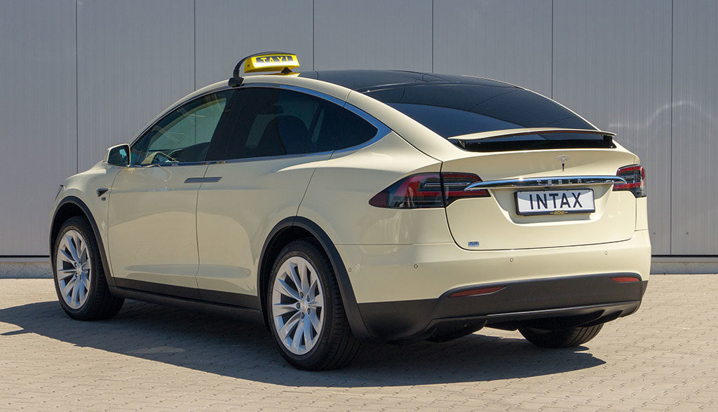Tesla-Model-X-Taxi-Intax-2018-2
