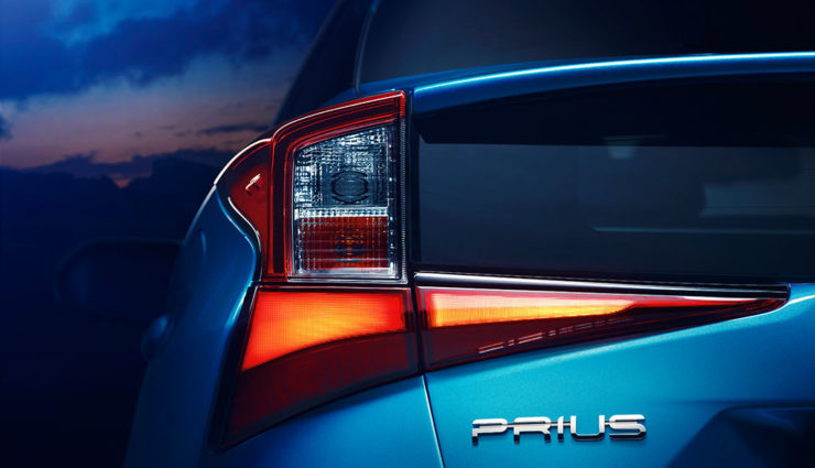 Toyota-Prius-Hybrid-AWD-i-2019-4