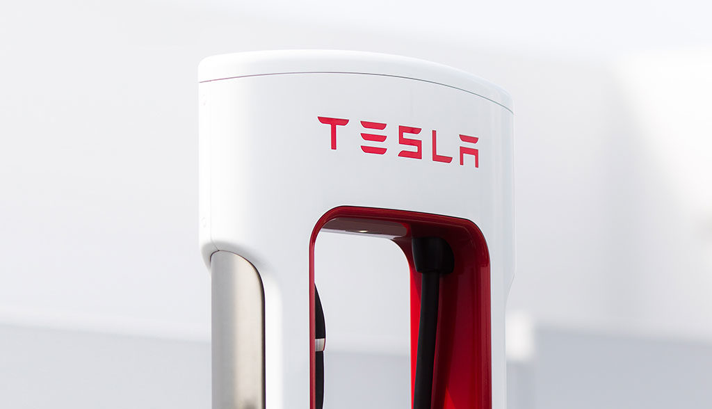 Tesla-CCS-Supercharger