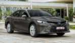 Toyota-Camry-2019-10