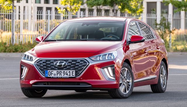 Hyundai-Ioniq-Plug-in-Hybrid–2020-6
