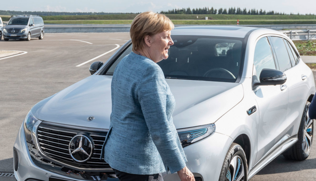 Merkel-Elektroauto-1