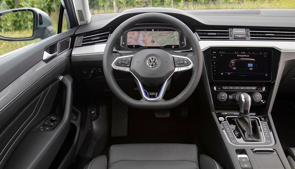 VW-Passat-GTE-2019-9