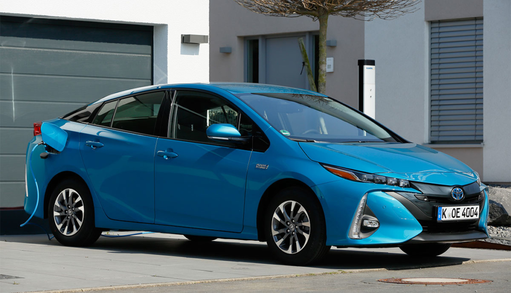Toyota-Prius-Plug-in-Hybrid-2020-4